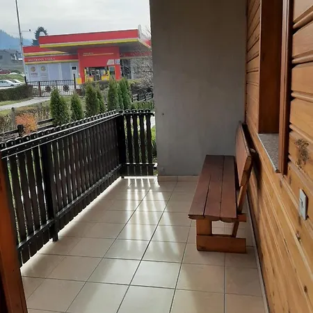 Aleksandar アパート パレ